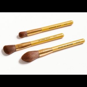 MOTD COSMETICS
Gold Goddess Face Brush Set